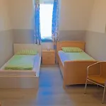 Johnny's Wohnen Auf Zeit Apartment