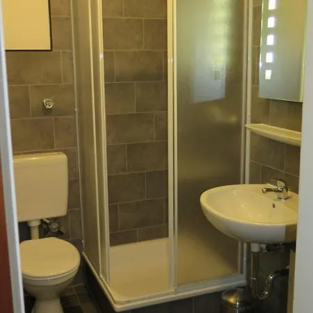 Johnny's Wohnen Auf Zeit *